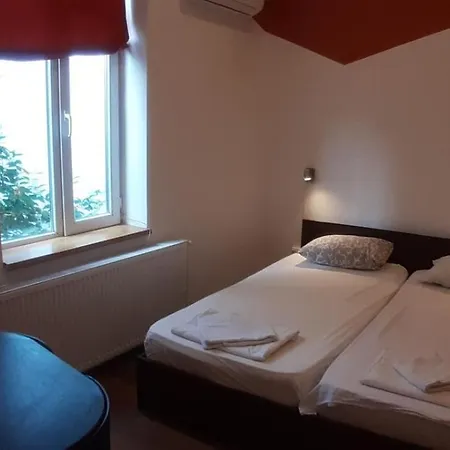 Self Check In Piata Romana 3*