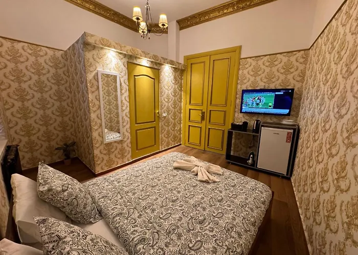 Self Check In Piata Romana 3*