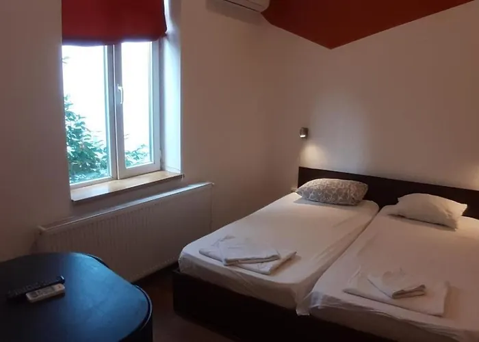 Self Check In Piata Romana 3*